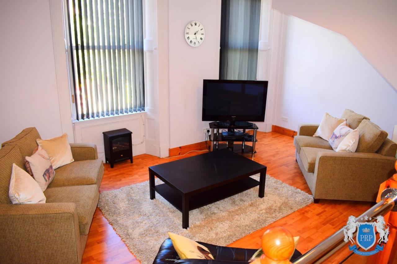 Two Bedroom Town Centre Apartment Элгин Экстерьер фото